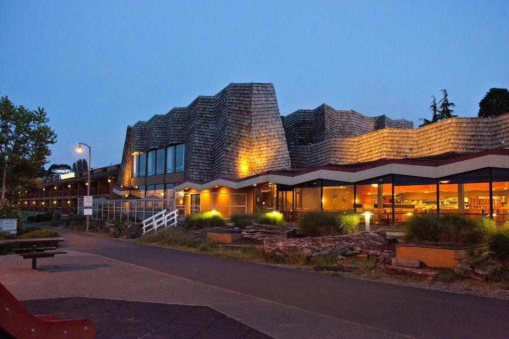 Red Lion Hotel Port Angeles Harbor Exterior photo